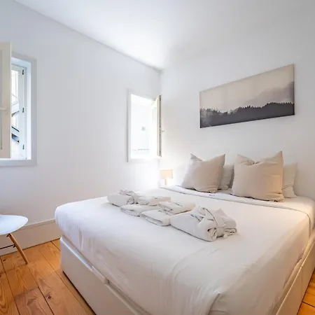 Apartment Loios Historic Center T2