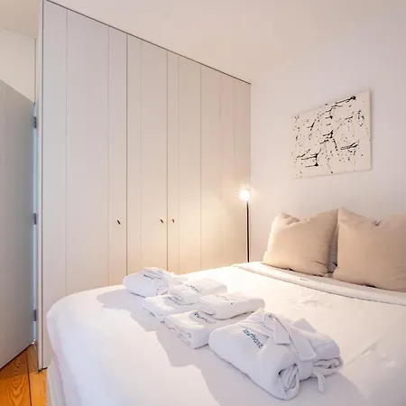 Loios Historic Center T2 Apartment